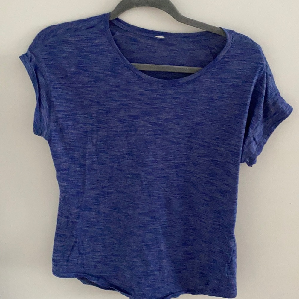 Lululemon workout tee